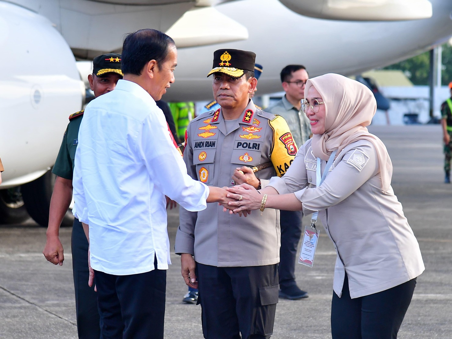 Ketua DPRD Bersama Forkopimda Sulsel Sambut Kedatangan Presiden Joko Widodo